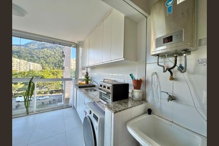 Apartamento à venda com 68m², 2 quartos e 1 vagaCozinha e Área de Serviço