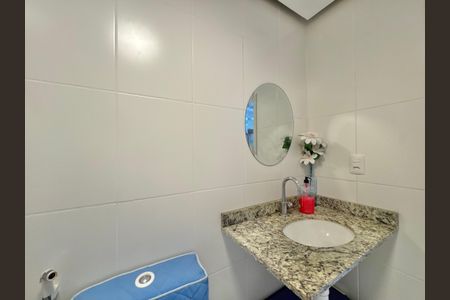 Apartamento à venda com 68m², 2 quartos e 1 vagaBanheiro Social