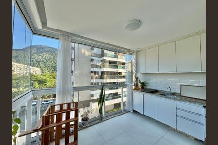 Apartamento à venda com 68m², 2 quartos e 1 vagaVaranda
