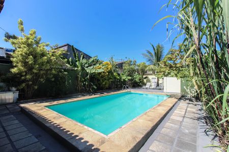 Casa para alugar com 300m², 1 quarto e 1 vagaPiscina