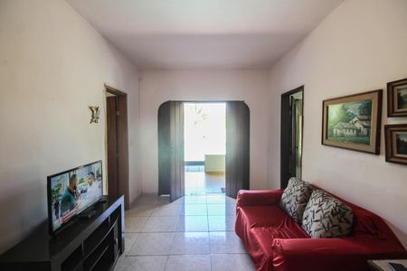 Casa para alugar com 300m², 1 quarto e 1 vagaSala