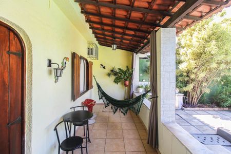 Casa para alugar com 300m², 1 quarto e 1 vagaVaranda