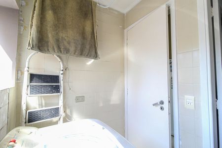 Apartamento à venda com 83m², 3 quartos e 2 vagas Apartamento à venda com 83m², 3 quartos e 2 vagasÁrea de Serviço