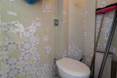 Apartamento à venda com 83m², 3 quartos e 2 vagas Apartamento à venda com 83m², 3 quartos e 2 vagasBanheiro de serviço