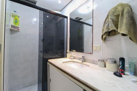 Apartamento à venda com 83m², 3 quartos e 2 vagas Apartamento à venda com 83m², 3 quartos e 2 vagasBanheiro da Suíte