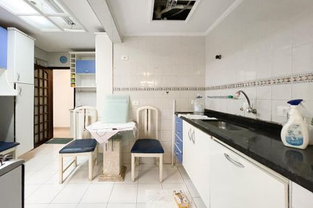 Apartamento para alugar com 140m², 2 quartos e 1 vaga Apartamento para alugar com 140m², 2 quartos e 1 vagaCozinha