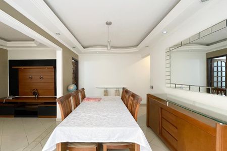 Apartamento para alugar com 140m², 2 quartos e 1 vaga Apartamento para alugar com 140m², 2 quartos e 1 vagaSala de Jantar