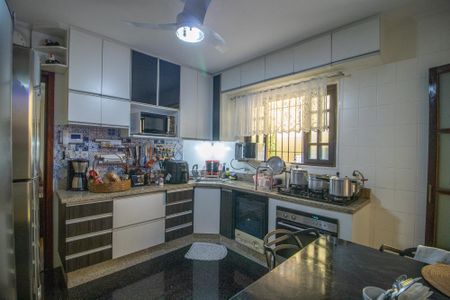 Casa à venda com 224m², 3 quartos e 3 vagasCozinha