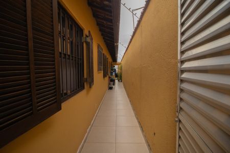 Casa à venda com 224m², 3 quartos e 3 vagasCorredor