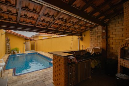 Casa à venda com 224m², 3 quartos e 3 vagasChurrasqueira