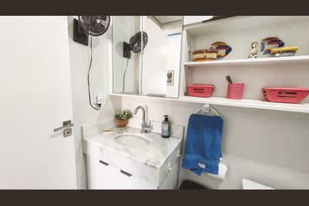 Apartamento à venda com 54m², 2 quartos e 1 vaga Apartamento à venda com 54m², 2 quartos e 1 vagaBanheiro da Suíte