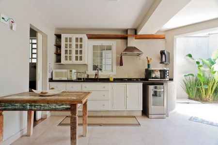 Casa de condomínio à venda com 450m², 5 quartos e 6 vagas Casa de condomínio à venda com 450m², 5 quartos e 6 vagasEspaço de lazer