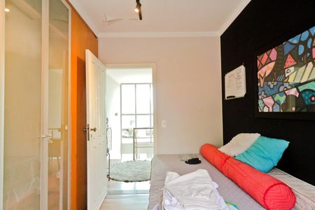 Casa de condomínio à venda com 450m², 5 quartos e 6 vagas Casa de condomínio à venda com 450m², 5 quartos e 6 vagasQuarto 1