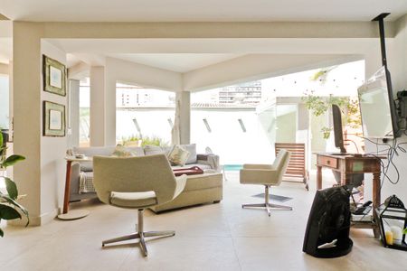 Casa de condomínio à venda com 450m², 5 quartos e 6 vagas Casa de condomínio à venda com 450m², 5 quartos e 6 vagasEspaço de lazer