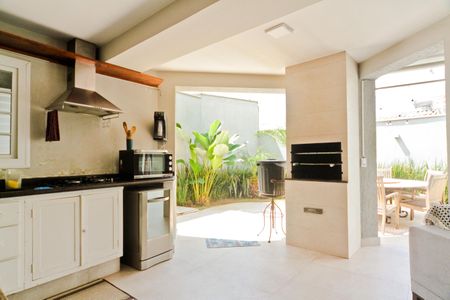 Casa de condomínio à venda com 450m², 5 quartos e 6 vagas Casa de condomínio à venda com 450m², 5 quartos e 6 vagasEspaço de lazer