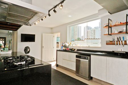 Casa de condomínio à venda com 450m², 5 quartos e 6 vagas Casa de condomínio à venda com 450m², 5 quartos e 6 vagasCozinha