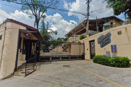 Casa de condomínio à venda com 450m², 5 quartos e 6 vagas Casa de condomínio à venda com 450m², 5 quartos e 6 vagasFachado do condomínio