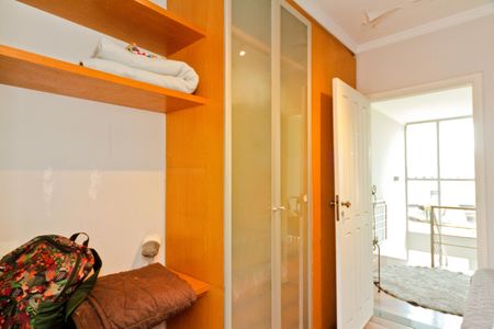 Casa de condomínio à venda com 450m², 5 quartos e 6 vagas Casa de condomínio à venda com 450m², 5 quartos e 6 vagasQuarto 1