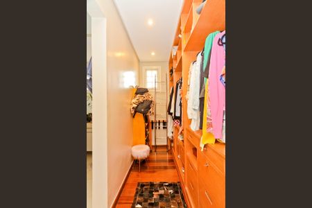 Casa de condomínio à venda com 450m², 5 quartos e 6 vagas Casa de condomínio à venda com 450m², 5 quartos e 6 vagasSuíte 1