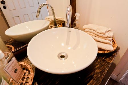 Casa de condomínio à venda com 450m², 5 quartos e 6 vagas Casa de condomínio à venda com 450m², 5 quartos e 6 vagasEspaço de lazer - lavabo