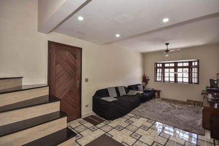 Casa à venda com 180m², 3 quartos e 4 vagasSala