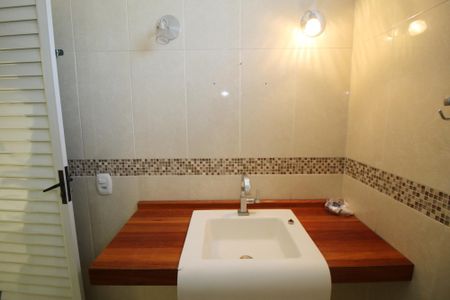 Apartamento à venda com 118m², 2 quartos e sem vagaBanheiro