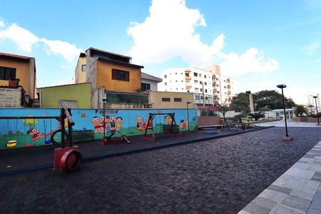 Apartamento para alugar com 65m², 2 quartos e 2 vagasÁrea comum - Playground