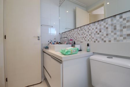 Apartamento para alugar com 65m², 2 quartos e 2 vagasBanheiro Quarto 1 suíte''