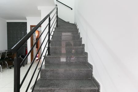 Casa de condomínio para alugar com 70m², 2 quartos e 1 vaga Casa de condomínio para alugar com 70m², 2 quartos e 1 vagaEscada