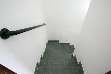 Casa de condomínio para alugar com 70m², 2 quartos e 1 vaga Casa de condomínio para alugar com 70m², 2 quartos e 1 vagaEscada