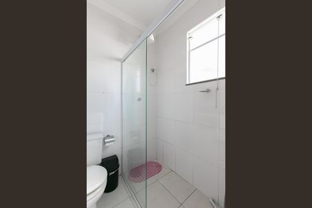 Casa de condomínio para alugar com 70m², 2 quartos e 1 vaga Casa de condomínio para alugar com 70m², 2 quartos e 1 vagaBanheiro da Suíte 2