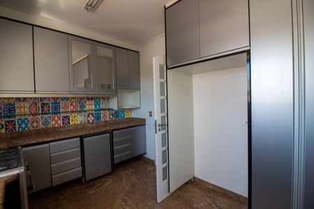 Apartamento para alugar com 190m², 4 quartos e 3 vagasCozinha