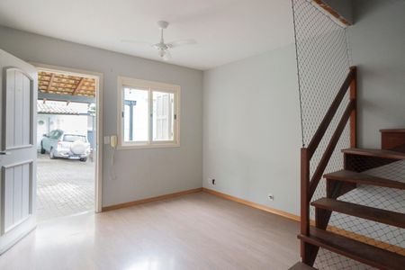 Casa de condomínio para alugar com 90m², 3 quartos e 1 vagaSala