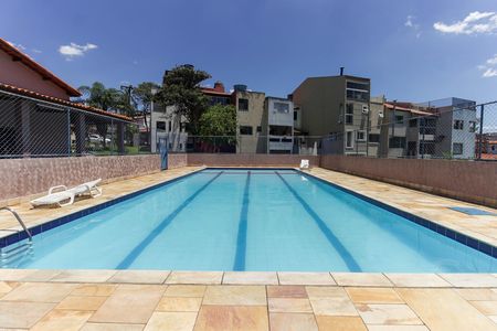 Casa de condomínio à venda com 140m², 3 quartos e 2 vagas Casa de condomínio à venda com 140m², 3 quartos e 2 vagasPiscina