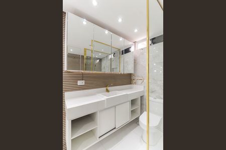 Casa de condomínio à venda com 140m², 3 quartos e 2 vagas Casa de condomínio à venda com 140m², 3 quartos e 2 vagasBanheiro da Suíte