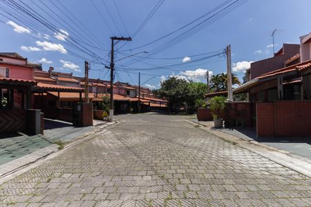 Casa de condomínio à venda com 140m², 3 quartos e 2 vagas Casa de condomínio à venda com 140m², 3 quartos e 2 vagasCondomínio