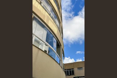 Apartamento à venda com 104m², 3 quartos e 2 vagasFachada + plaquinha