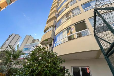 Apartamento à venda com 104m², 3 quartos e 2 vagasFachada + plaquinha