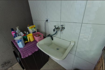 Casa para alugar com 80m², 2 quartos e 1 vaga Casa para alugar com 80m², 2 quartos e 1 vagaÁrea de serviço