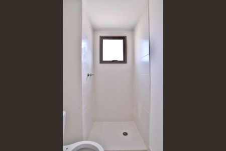 Apartamento à venda com 64m², 2 quartos e 1 vaga Apartamento à venda com 64m², 2 quartos e 1 vagaSuíte banheiro