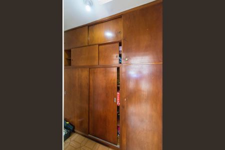 Apartamento à venda com 97m², 2 quartos e 1 vaga Apartamento à venda com 97m², 2 quartos e 1 vagaQuarto de Serviço - Armário