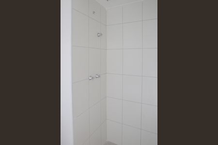 Apartamento à venda com 42m², 2 quartos e 1 vaga Apartamento à venda com 42m², 2 quartos e 1 vagaBanheiro