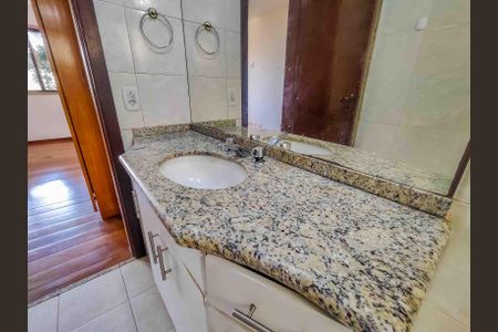 Apartamento à venda com 112m², 3 quartos e 2 vagasBanheiro da Suíte