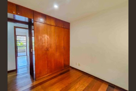 Apartamento à venda com 112m², 3 quartos e 2 vagasQuarto 2