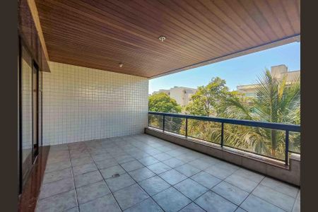 Apartamento à venda com 112m², 3 quartos e 2 vagasVaranda