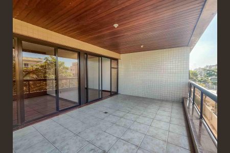 Apartamento à venda com 112m², 3 quartos e 2 vagasVaranda