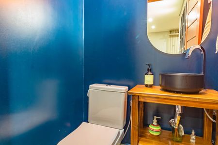 Casa à venda com 141m², 3 quartos e 2 vagas Casa à venda com 141m², 3 quartos e 2 vagasBanheiro