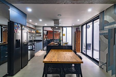 Casa à venda com 141m², 3 quartos e 2 vagas Casa à venda com 141m², 3 quartos e 2 vagasCozinha