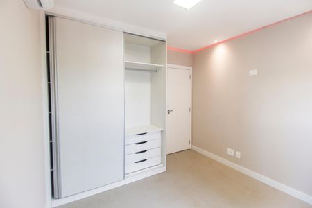 Apartamento para alugar com 70m², 3 quartos e 2 vagas Apartamento para alugar com 70m², 3 quartos e 2 vagasSuíte