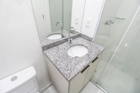 Apartamento para alugar com 70m², 3 quartos e 2 vagas Apartamento para alugar com 70m², 3 quartos e 2 vagasBanheiro 2